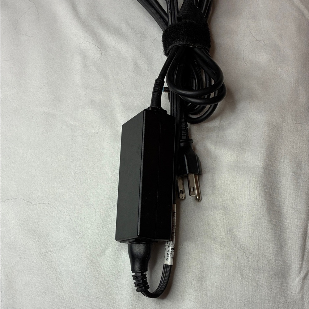 HP Laptop Charger Power Adapter with Cable - Picture 2 of 4